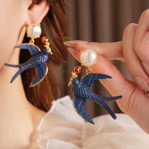 Vintage Swallow Pearl Gold Couture Necklace Earrings Set - Picture 5 of 16